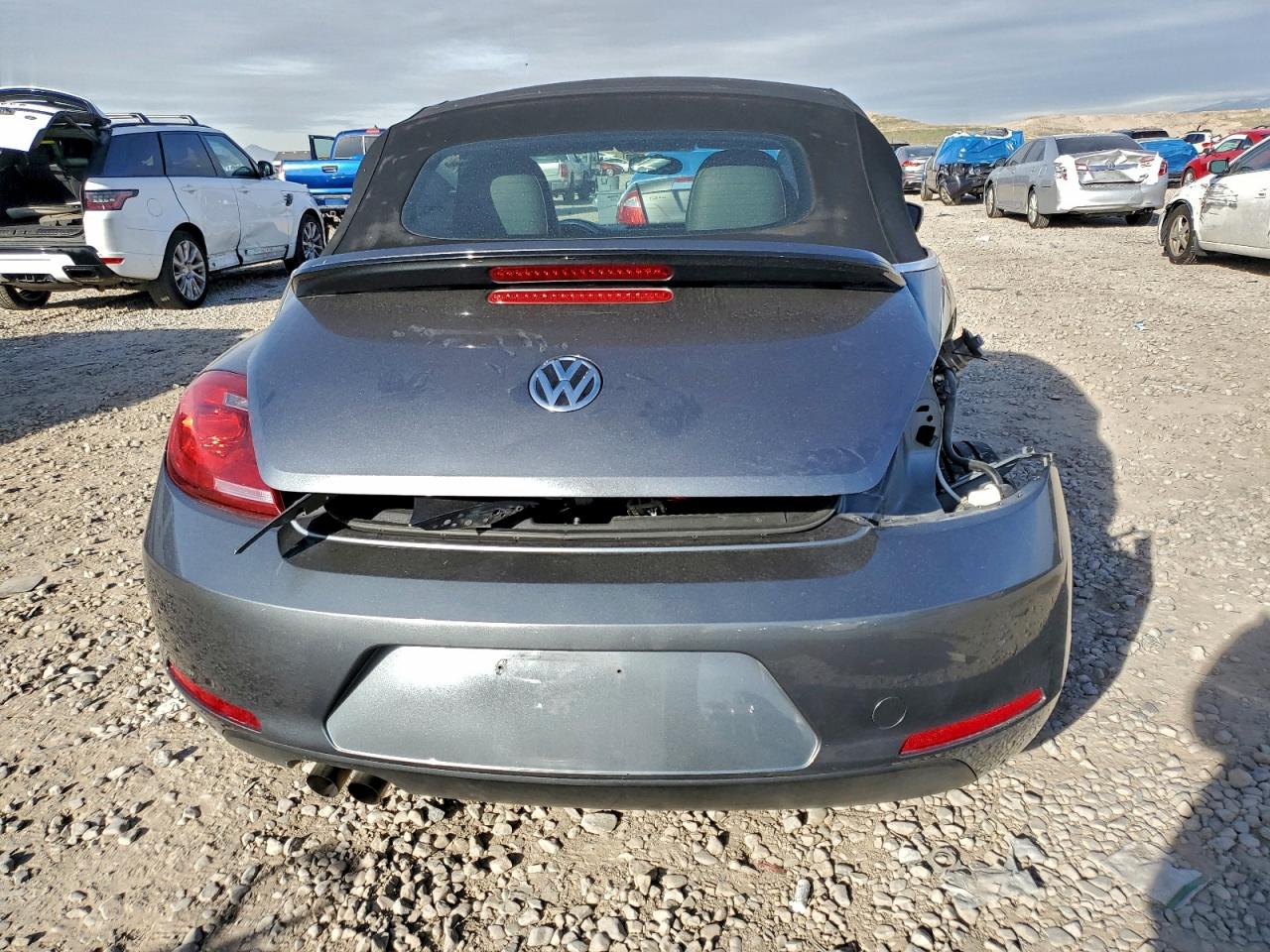2015 Volkswagen Beetle 1.8T VIN: 3VW517AT0FM812860 Lot: 94338705