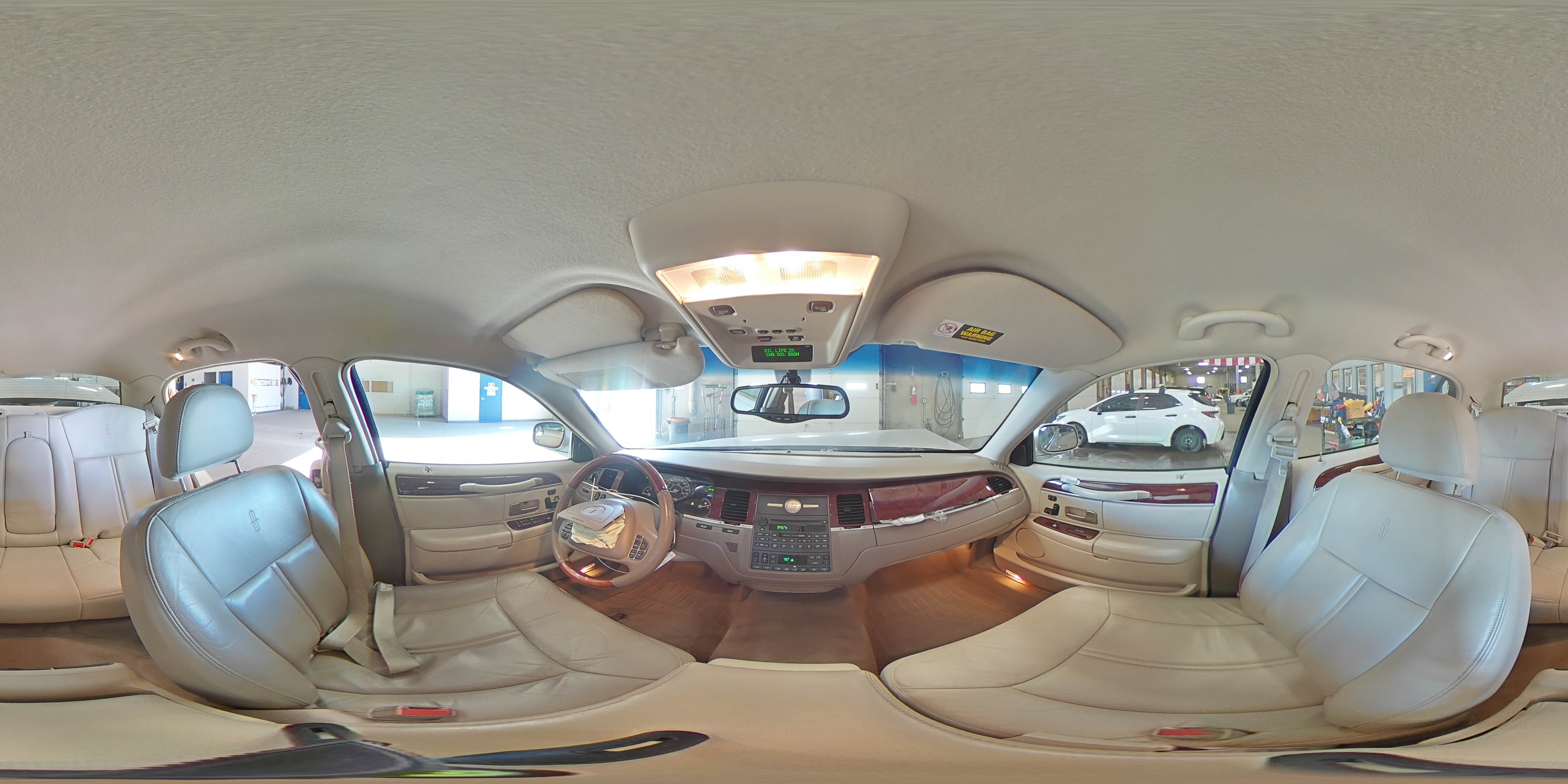 2004 Lincoln Town Car Ultimate VIN: 1LNHM83W74Y639579 Lot: 92452075