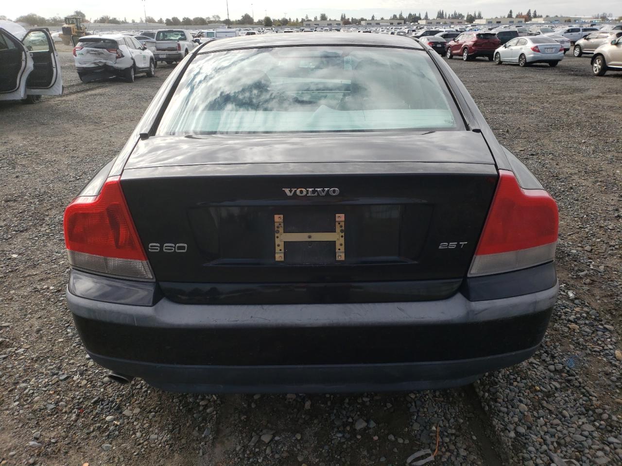 2004 Volvo S60 2.5T VIN: YV1RS59V042400660 Lot: 91707955