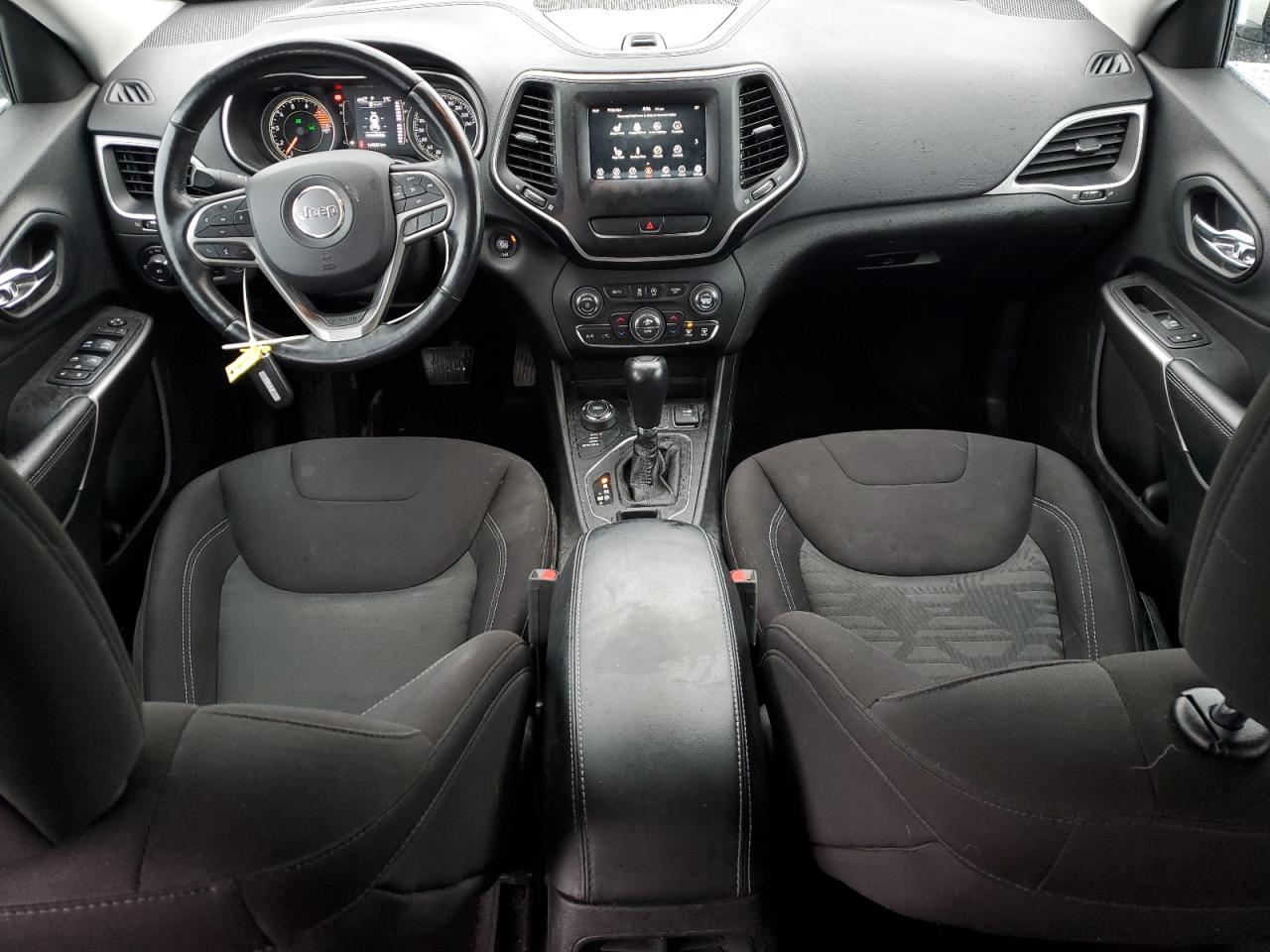 2019 Jeep Cherokee Latitude VIN: 1C4PJMCX5KD216434 Lot: 92617745