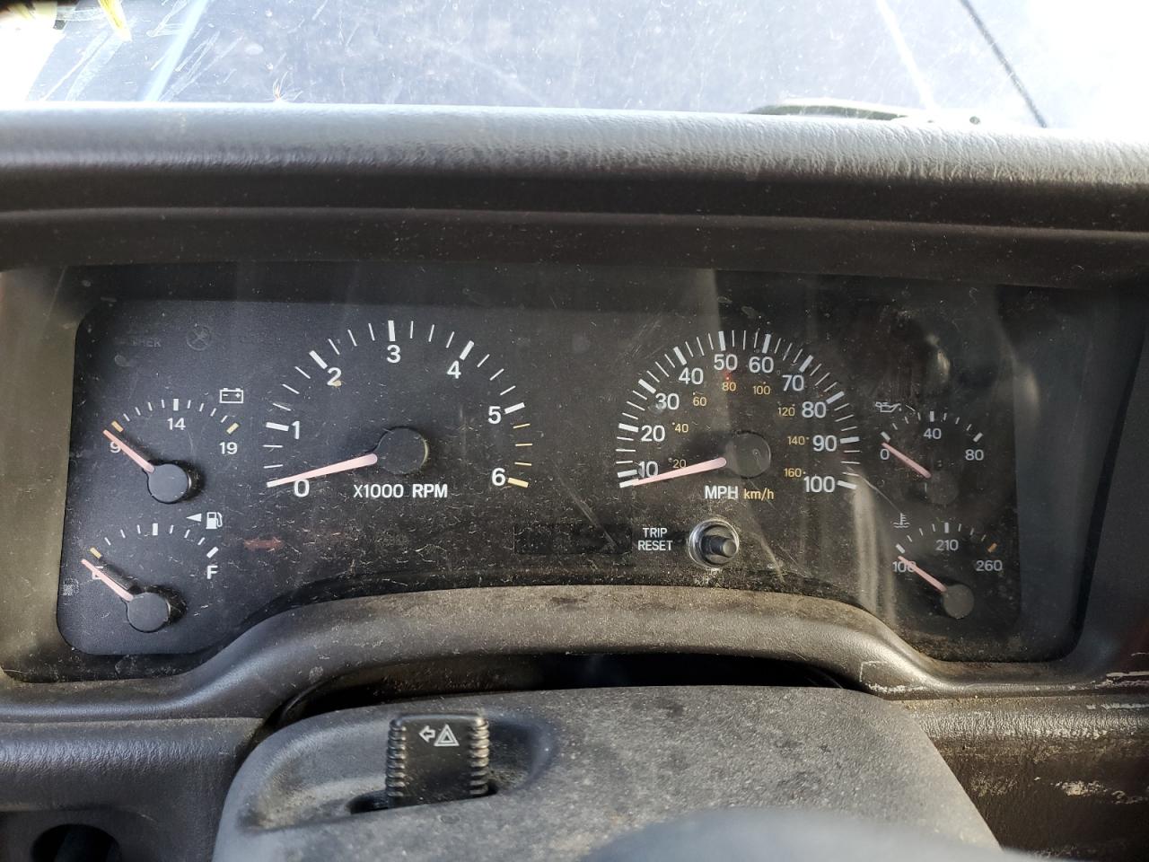 2000 Jeep Cherokee Classic VIN: 1J4FF58S0YL143207 Lot: 92051735