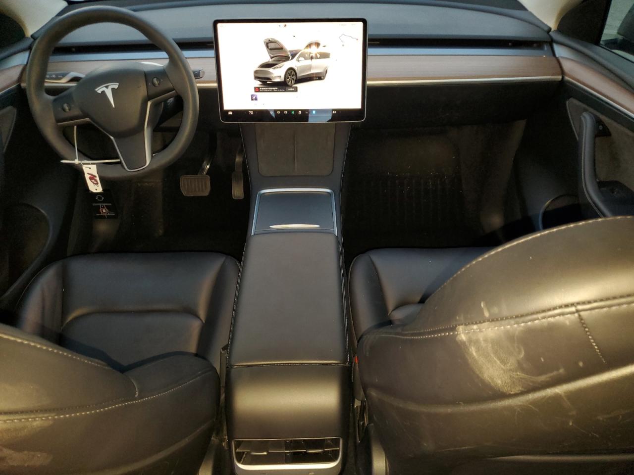 2024 Tesla Model Y VIN: 7SAYGDED7RF201235 Lot: 92671625