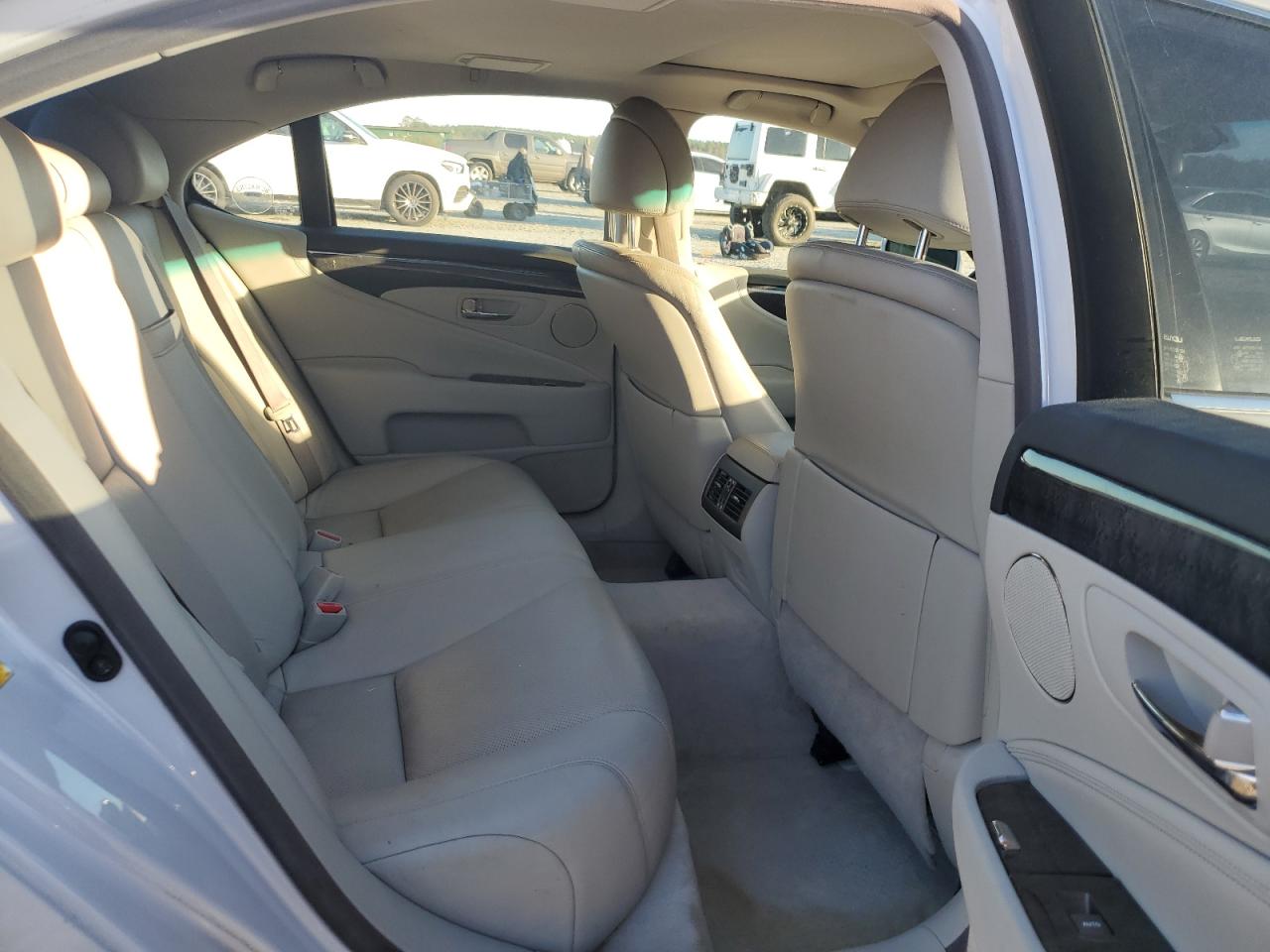 2008 Lexus Ls 460 VIN: JTHBL46F385063125 Lot: 92610155