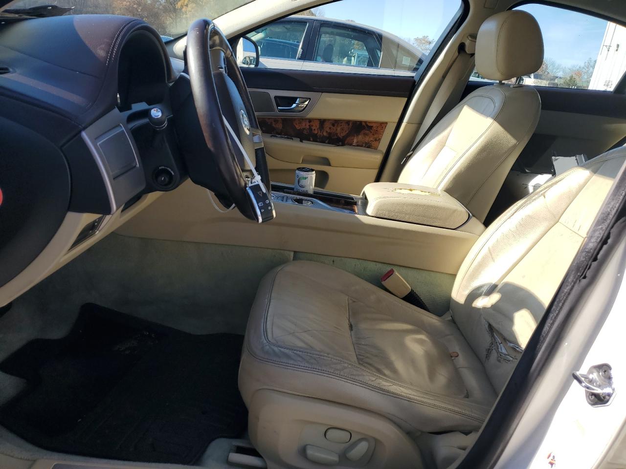 2009 Jaguar Xf Luxury VIN: SAJWA05B69HR37811 Lot: 90400535