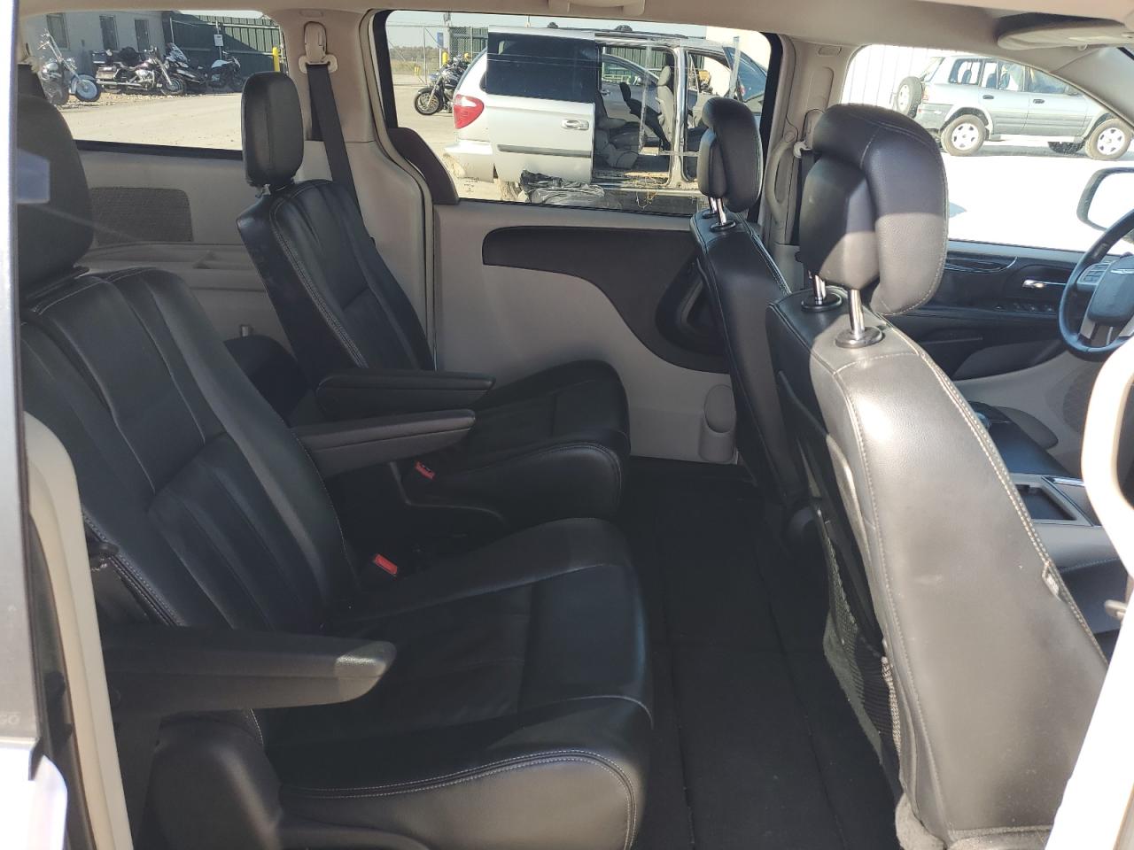 2014 Chrysler Town & Country Touring VIN: 2C4RC1BG5ER125992 Lot: 86692785