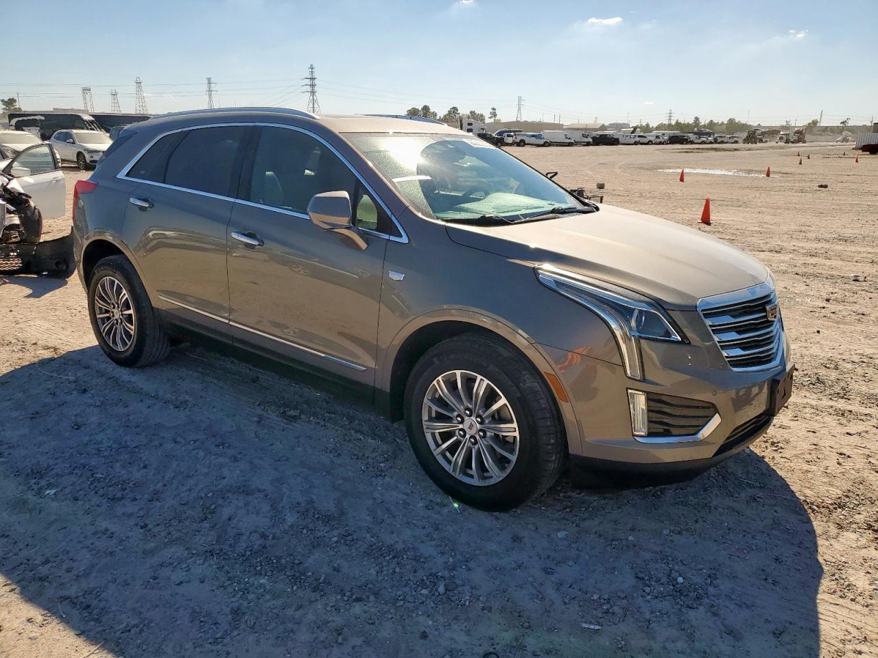 XT5