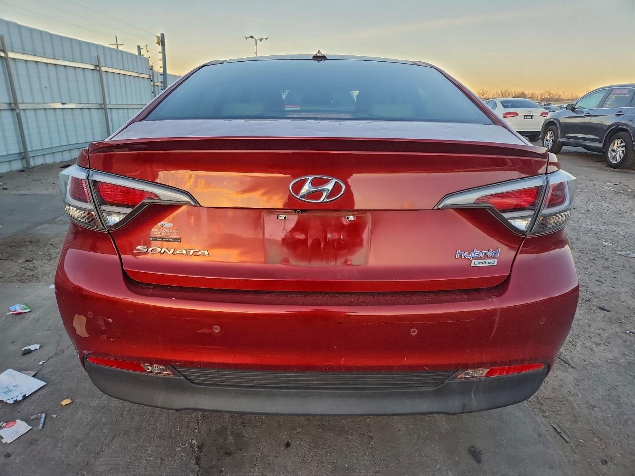 2017 Hyundai Sonata Hybrid VIN: KMHE34L3XHA070956 Lot: 93994555