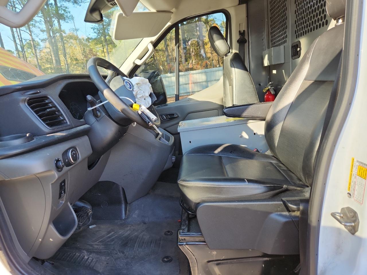 2024 Ford Transit T-250 Utility / Service Van VIN: 1FTBR1C89RKA80356 Lot: 92163025