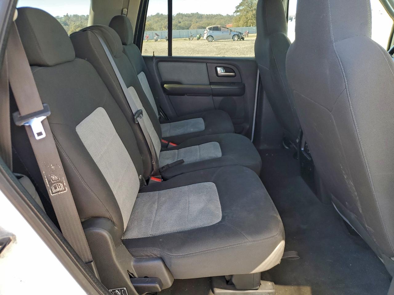 2003 Ford Expedition Xlt VIN: 1FMFU16L73LC15704 Lot: 94916295