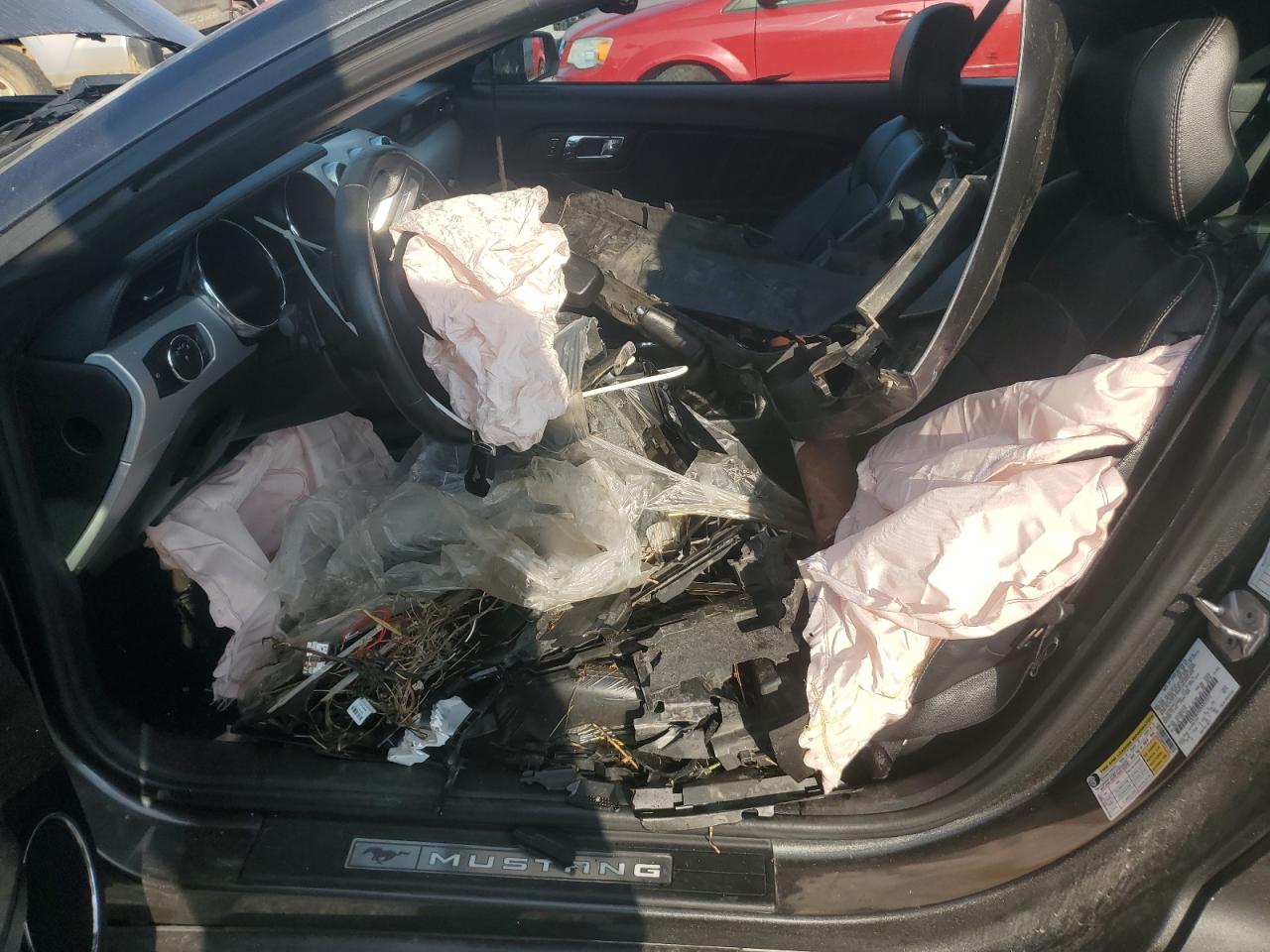 2017 Ford Mustang VIN: 1FATP8UHXH5317215 Lot: 92683615