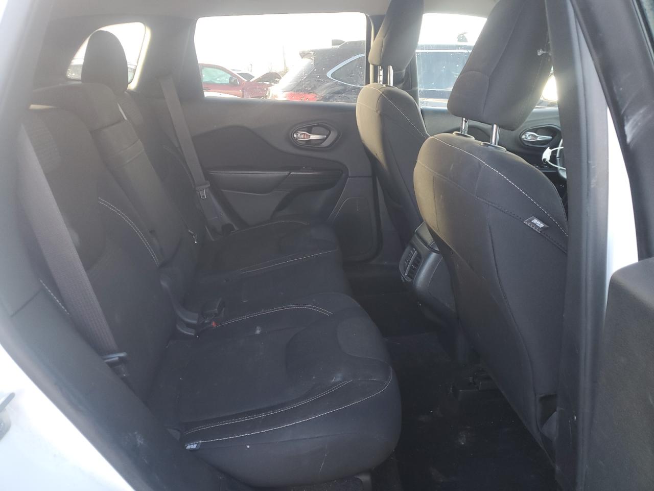 2016 Jeep Cherokee Latitude VIN: 1C4PJMCS0GW262107 Lot: 91449625