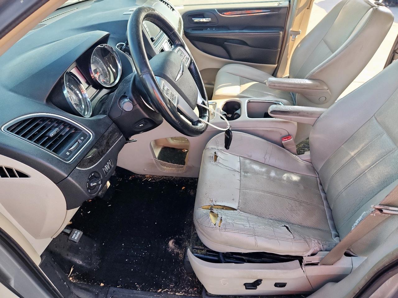 2013 Chrysler Town & Country Touring L VIN: 2C4RC1CG2DR654474 Lot: 92947635