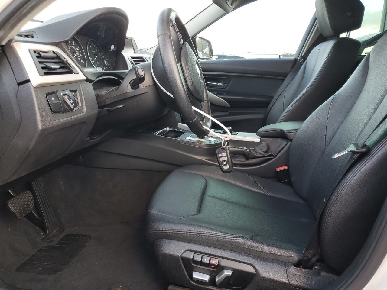 2016 BMW 320 I VIN: WBA8E1G53GNU10300 Lot: 93750985