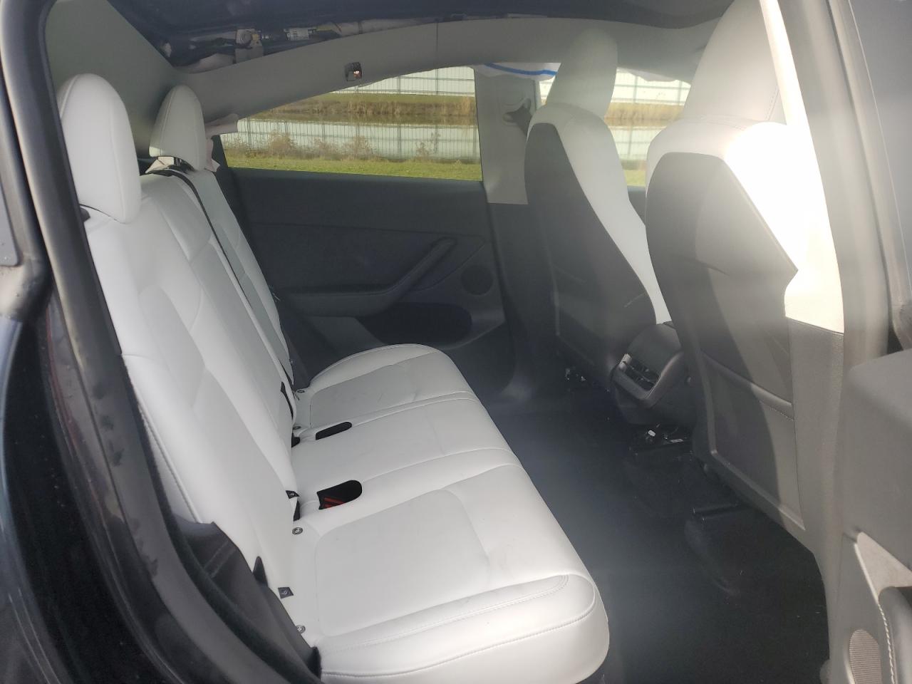 2025 Tesla Model Y VIN: 7SAYGDEE7SF258369 Lot: 92725935