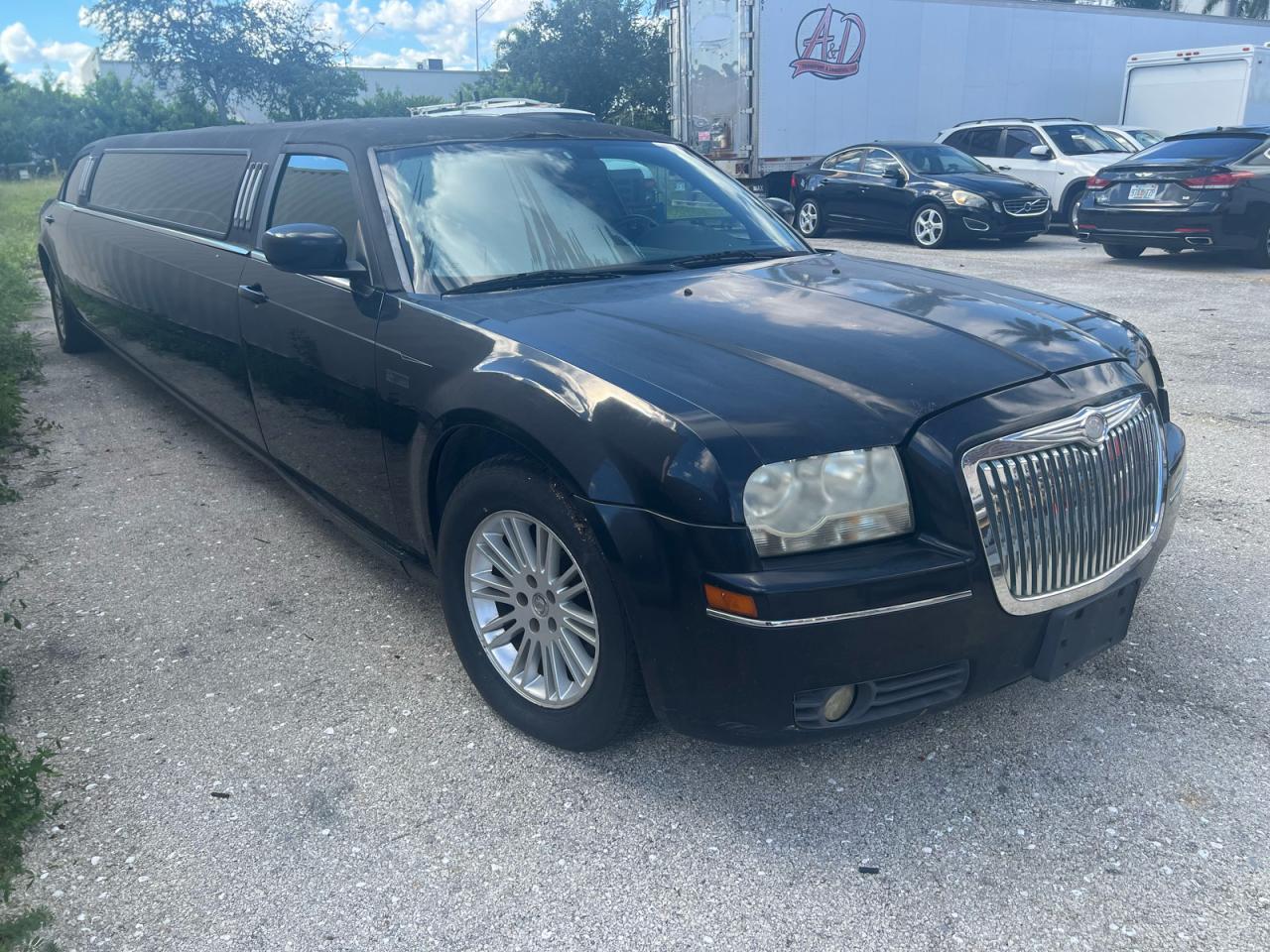 2C3KA53G58H220631 CHRYSLER 300 Photo 1