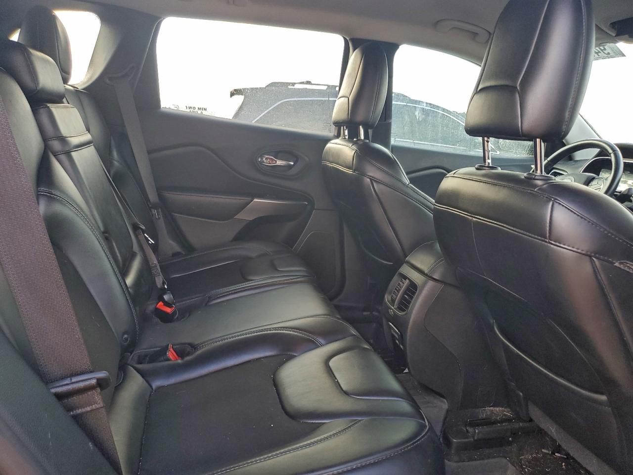 2019 Jeep Cherokee Latitude Plus VIN: 1C4PJLLB0KD348113 Lot: 94323165