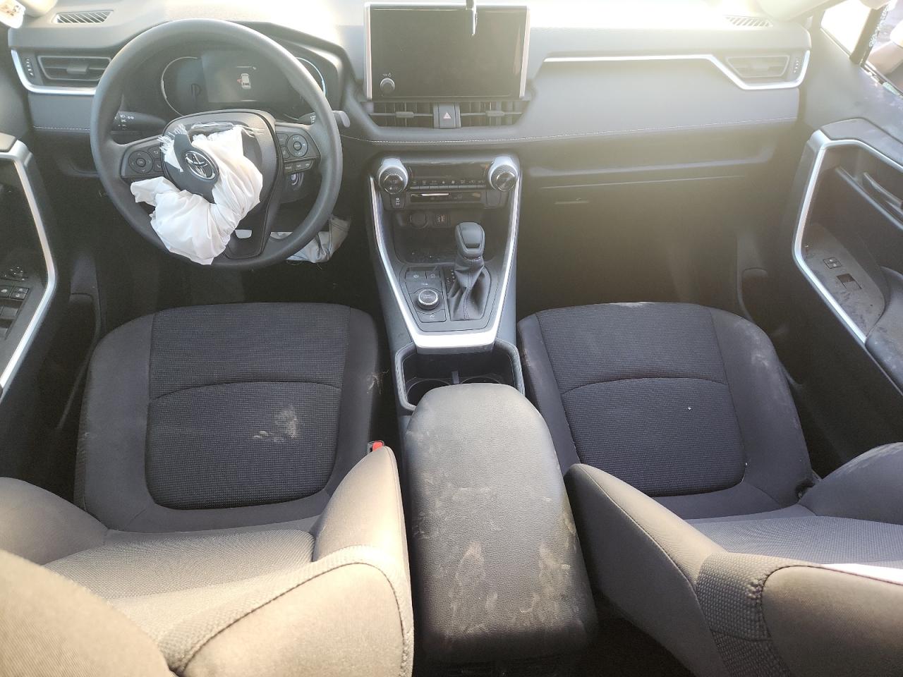 2025 Toyota Rav4 Le VIN: JTMLWRFV2SD330463 Lot: 92571205