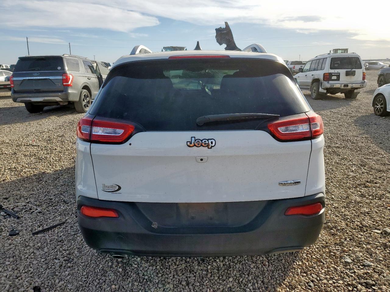 2016 Jeep Cherokee Latitude VIN: 1C4PJLCB8GW319955 Lot: 93243035