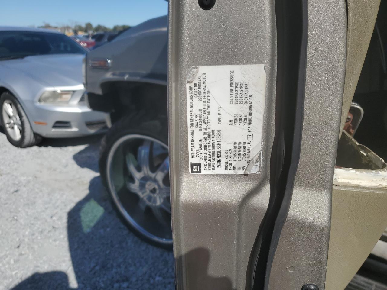 2003 Hummer H2 VIN: 5GRGN23U53H108984 Lot: 92464575