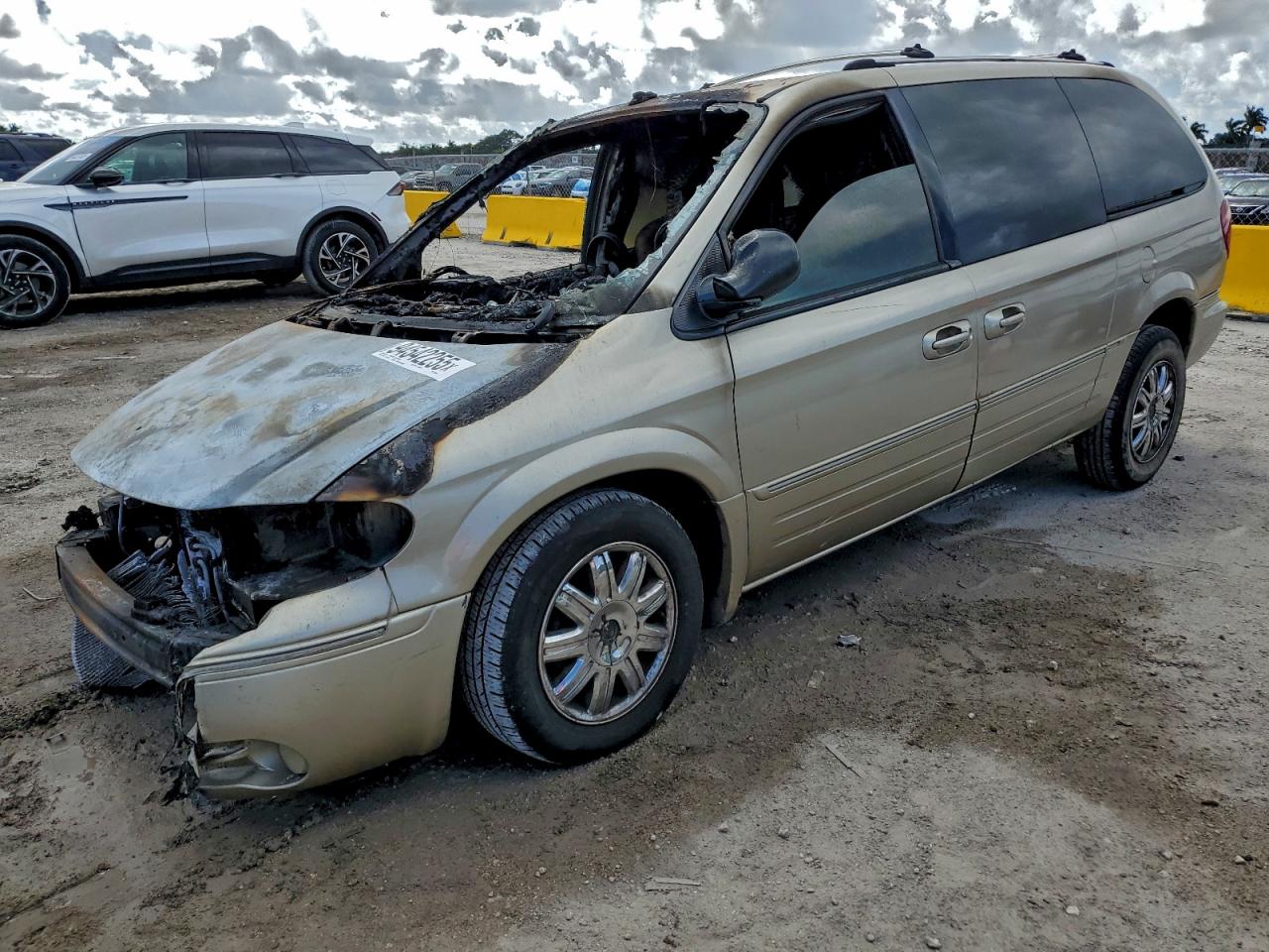2005 Chrysler Town & Country Limited