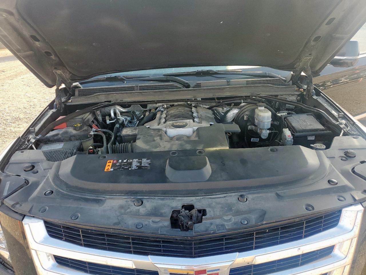 2018 Cadillac Escalade Esv Luxury VIN: 1GYS3HKJ2JR355540 Lot: 92126895