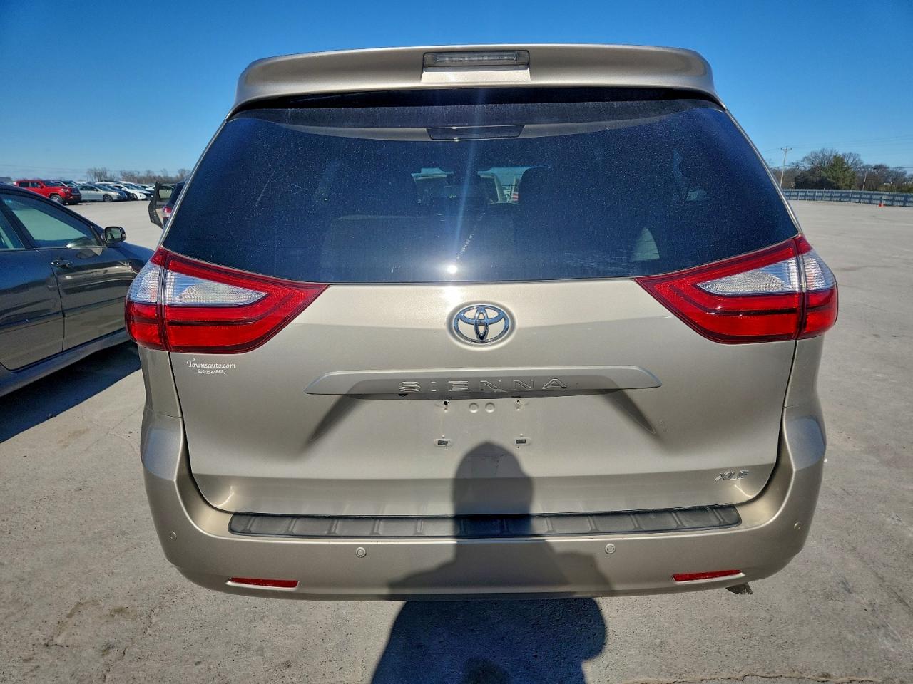 2016 Toyota Sienna Xle VIN: 5TDYK3DC8GS757495 Lot: 94339315