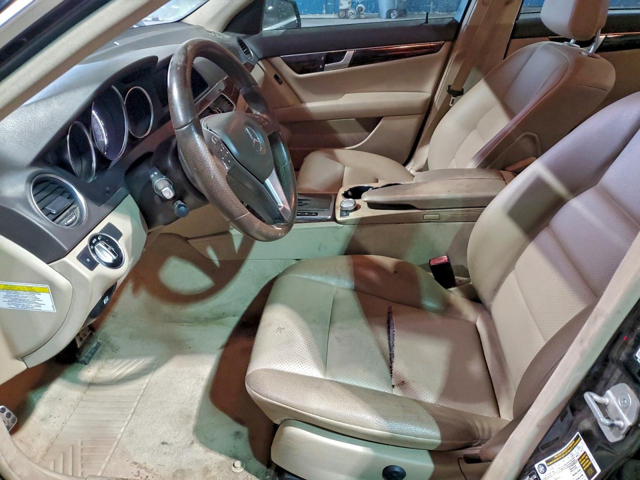 2014 Mercedes-Benz C 250 VIN: WDDGF4HBXEA948004 Lot: 94455375