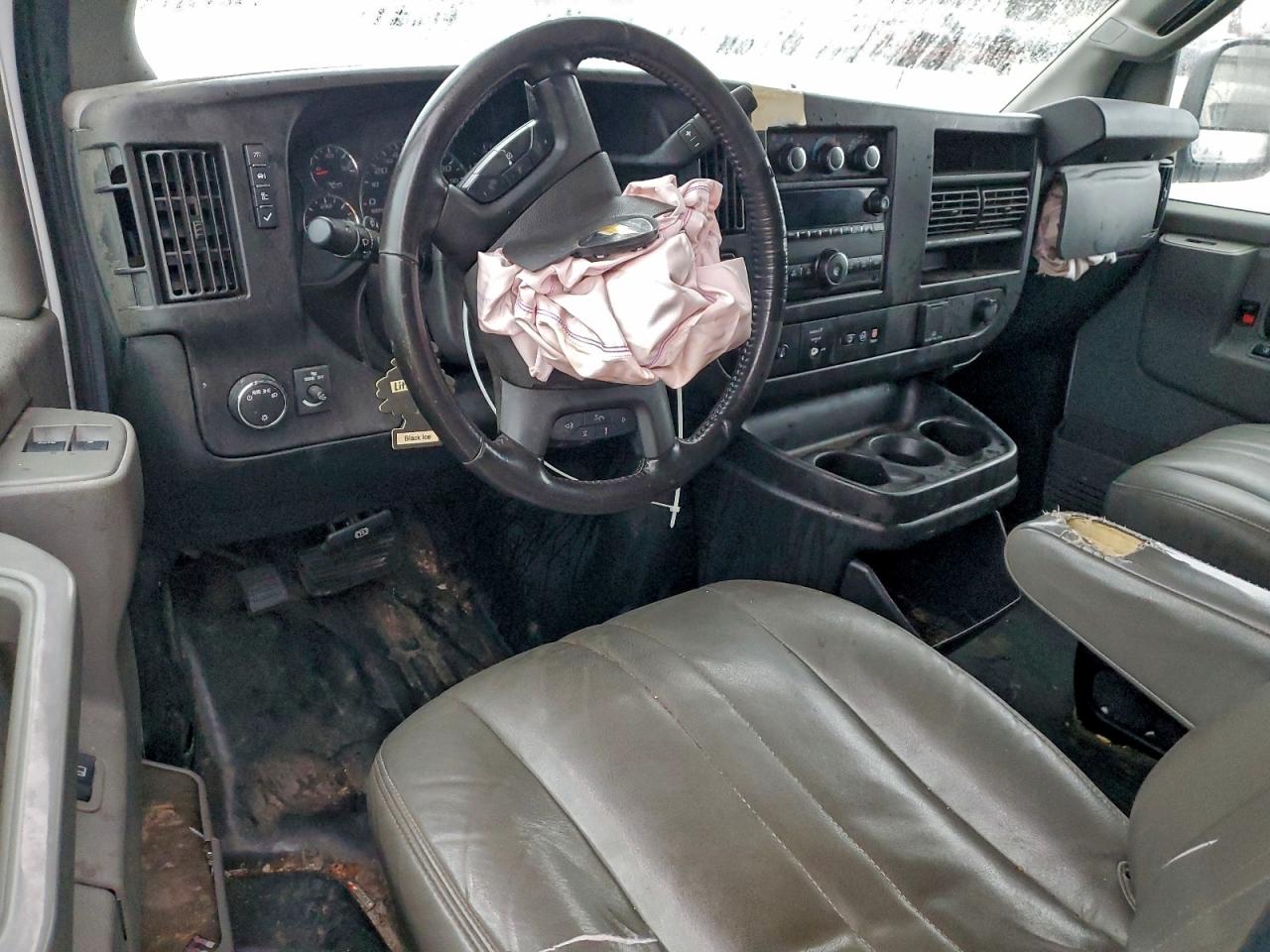 2020 Chevrolet Express G2500 VIN: 1GCWGAFP8L1274352 Lot: 93189755