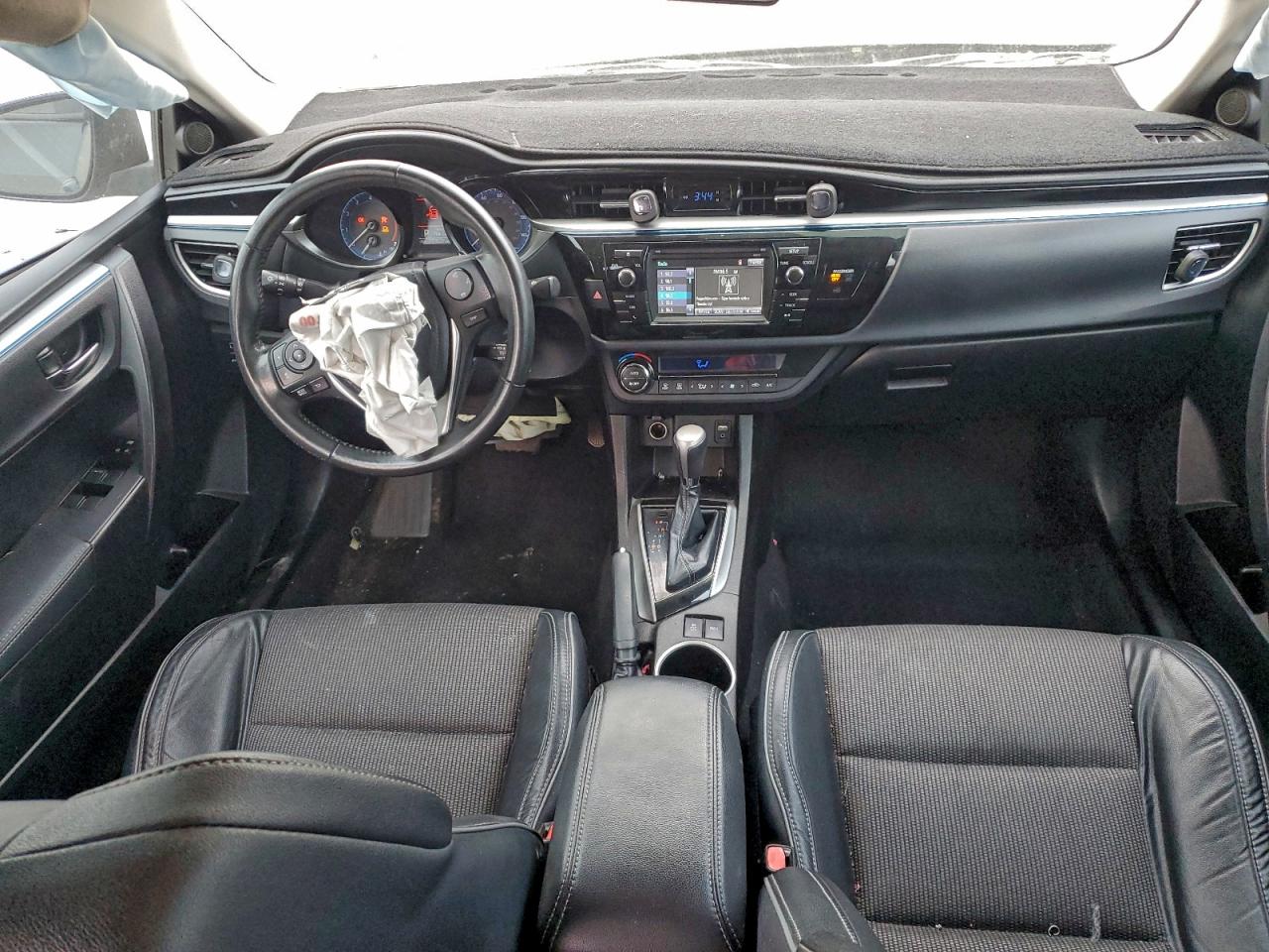 2015 Toyota Corolla L VIN: 5YFBURHE0FP201820 Lot: 94387375