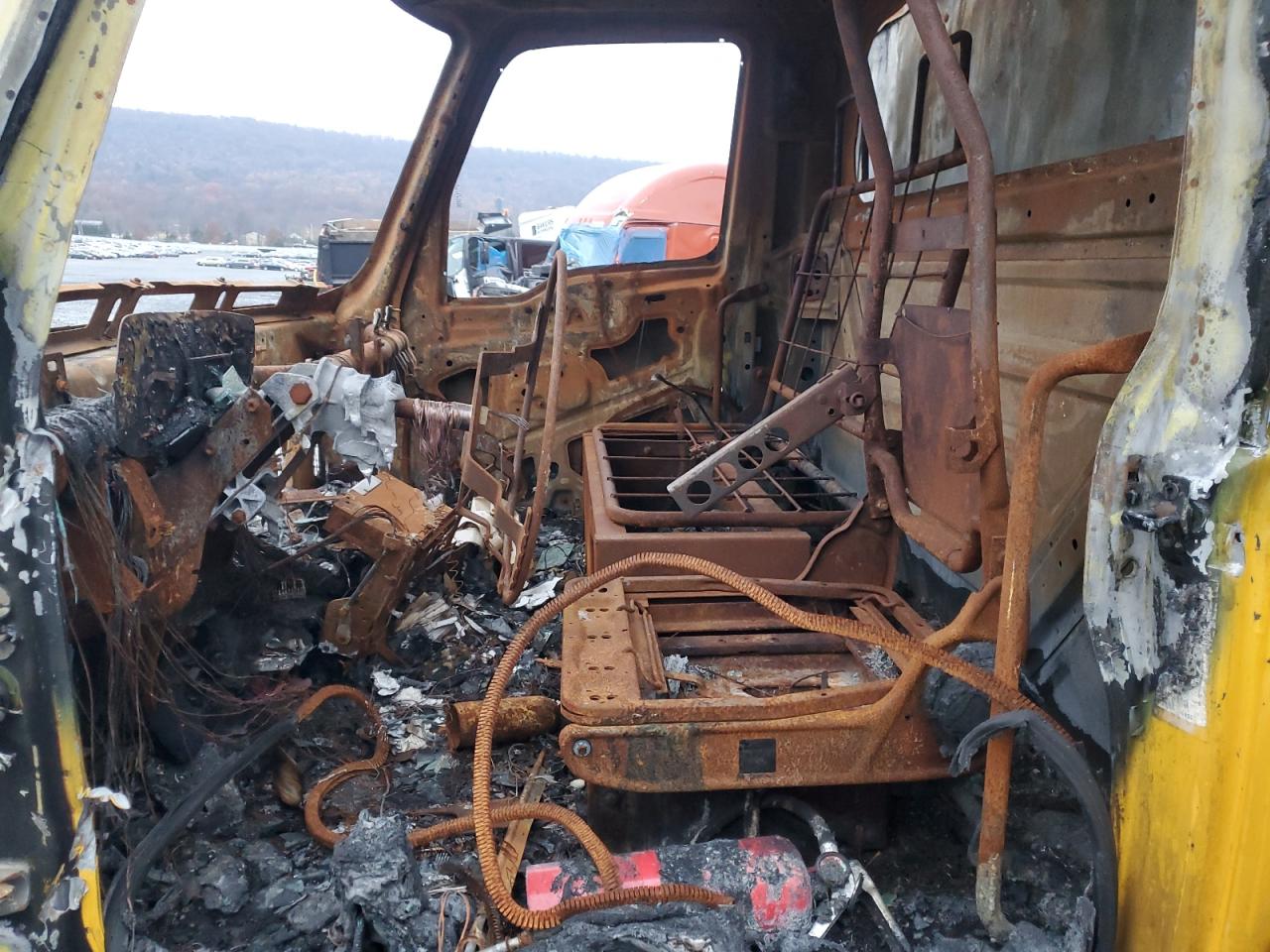 2025 International Mv607 Box Truck VIN: 3HAEUMMN1SL484432 Lot: 93865515