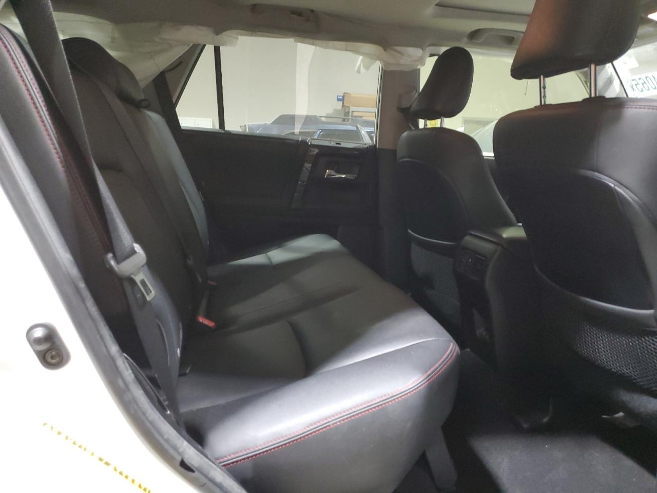 2020 Toyota 4Runner Sr5/Sr5 Premium VIN: JTEBU5JR3L5773216 Lot: 92924065