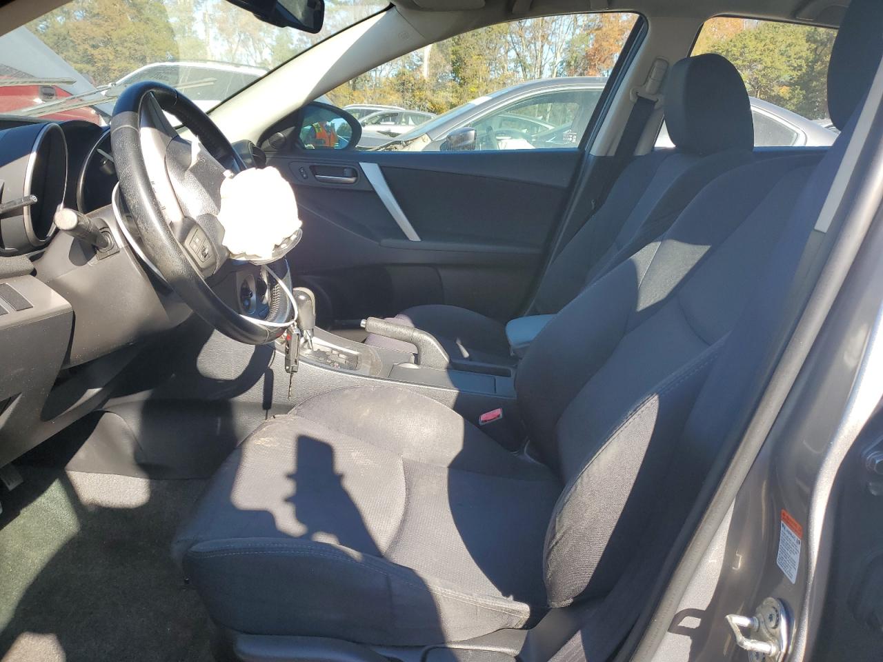 2010 Mazda 3 S VIN: JM1BL1H54A1280829 Lot: 92114205