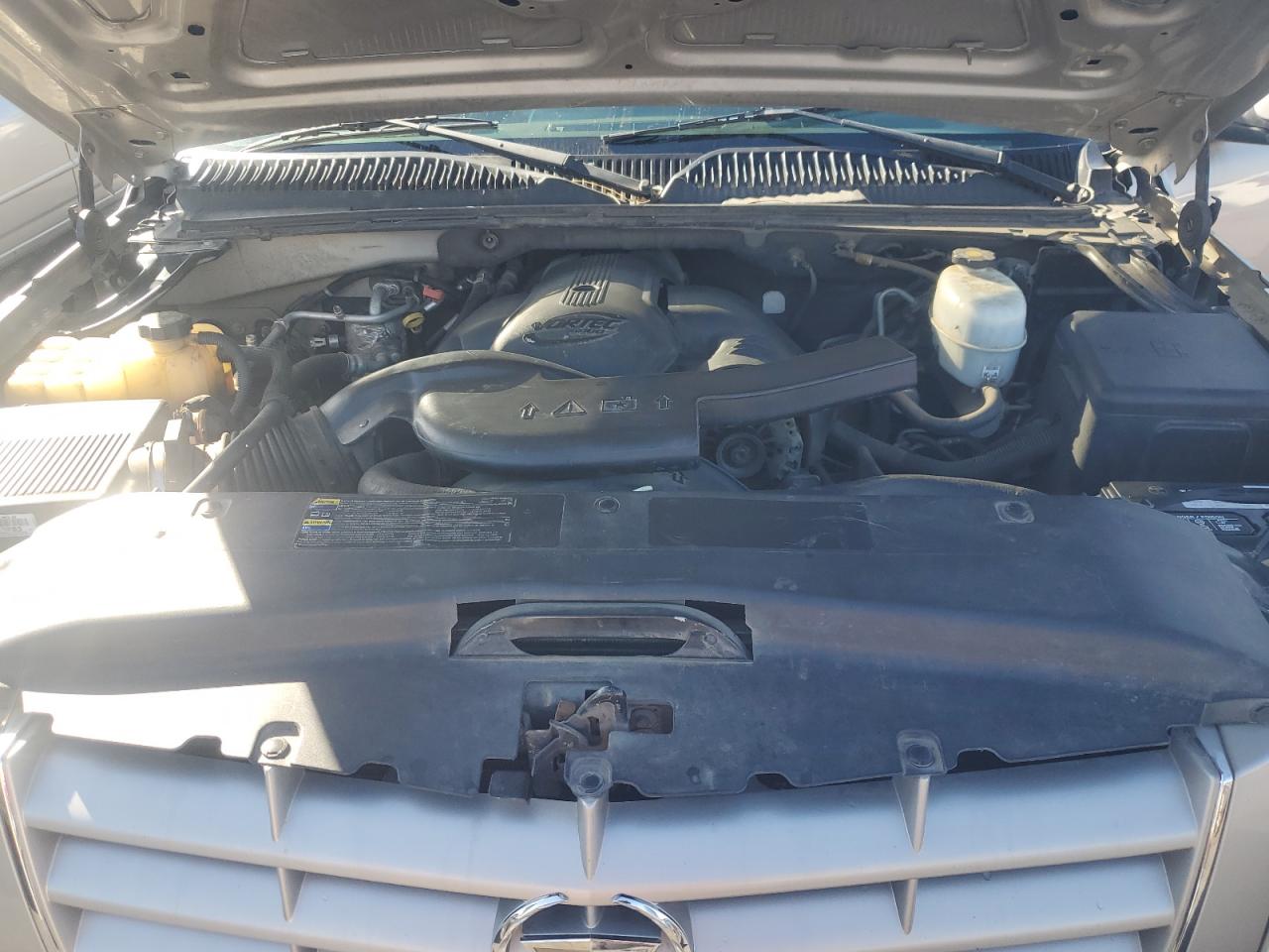 2004 Cadillac Escalade Luxury VIN: 1GYEK63N94R301338 Lot: 91884835