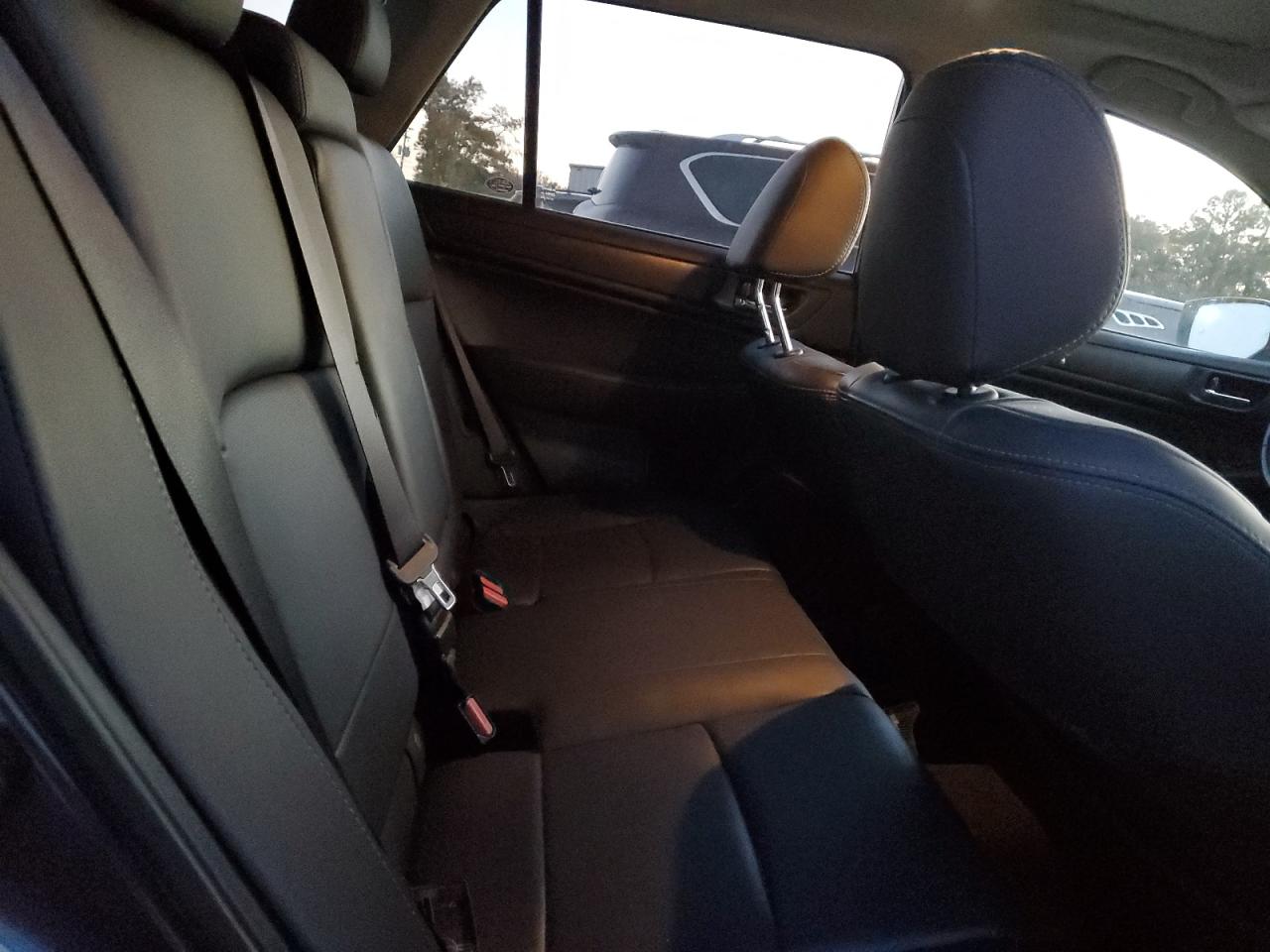 2017 Subaru Outback 3.6R Limited VIN: 4S4BSENC1H3433383 Lot: 91367945