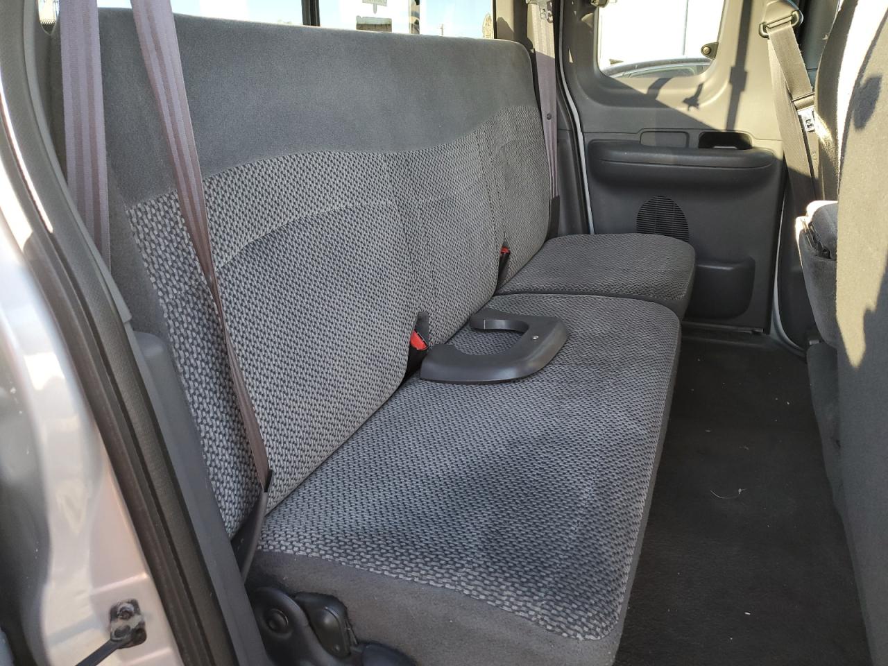 2000 Ford F150 VIN: 1FTRX17W4YKB41883 Lot: 92127065