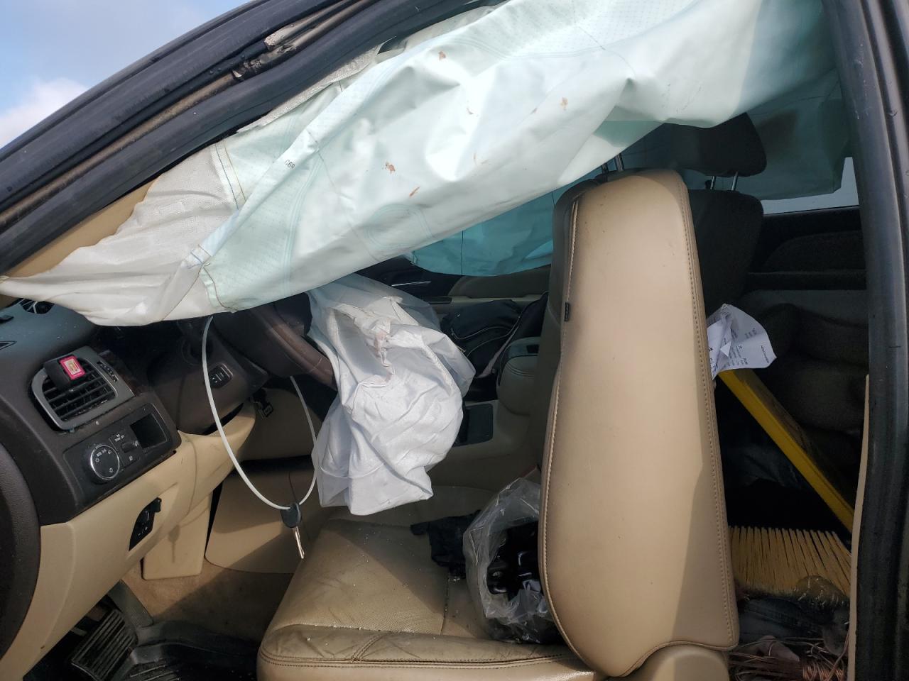 2011 GMC Yukon Denali VIN: 1GKS2EEF8BR210796 Lot: 93483955