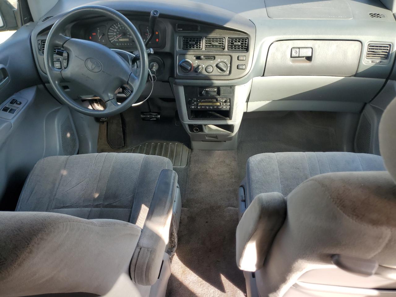 1999 Toyota Sienna Ce VIN: 4T3GF19C1XU151919 Lot: 93457615