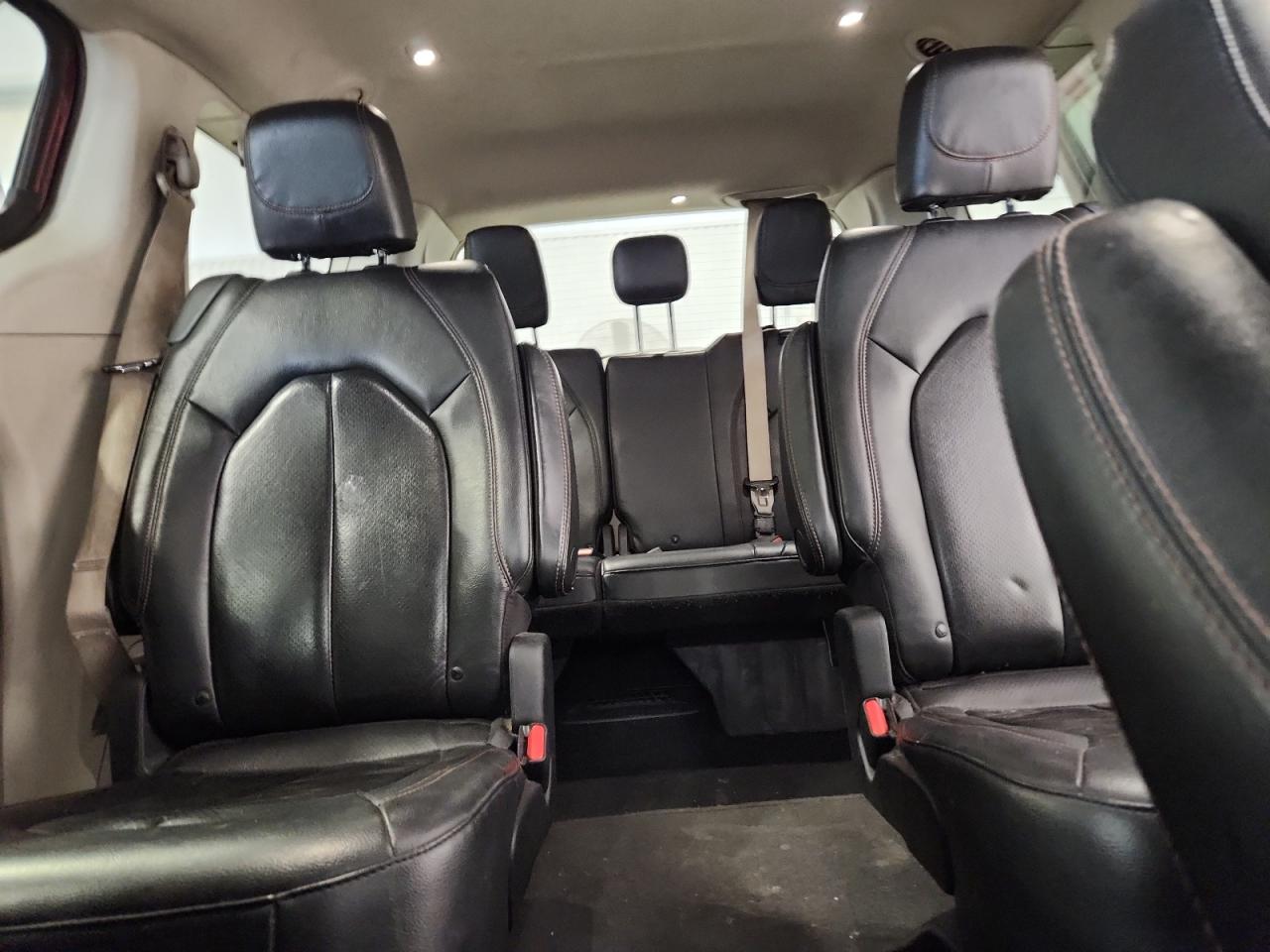 2020 Chrysler Pacifica Touring L VIN: 2C4RC1BG4LR233226 Lot: 92921875