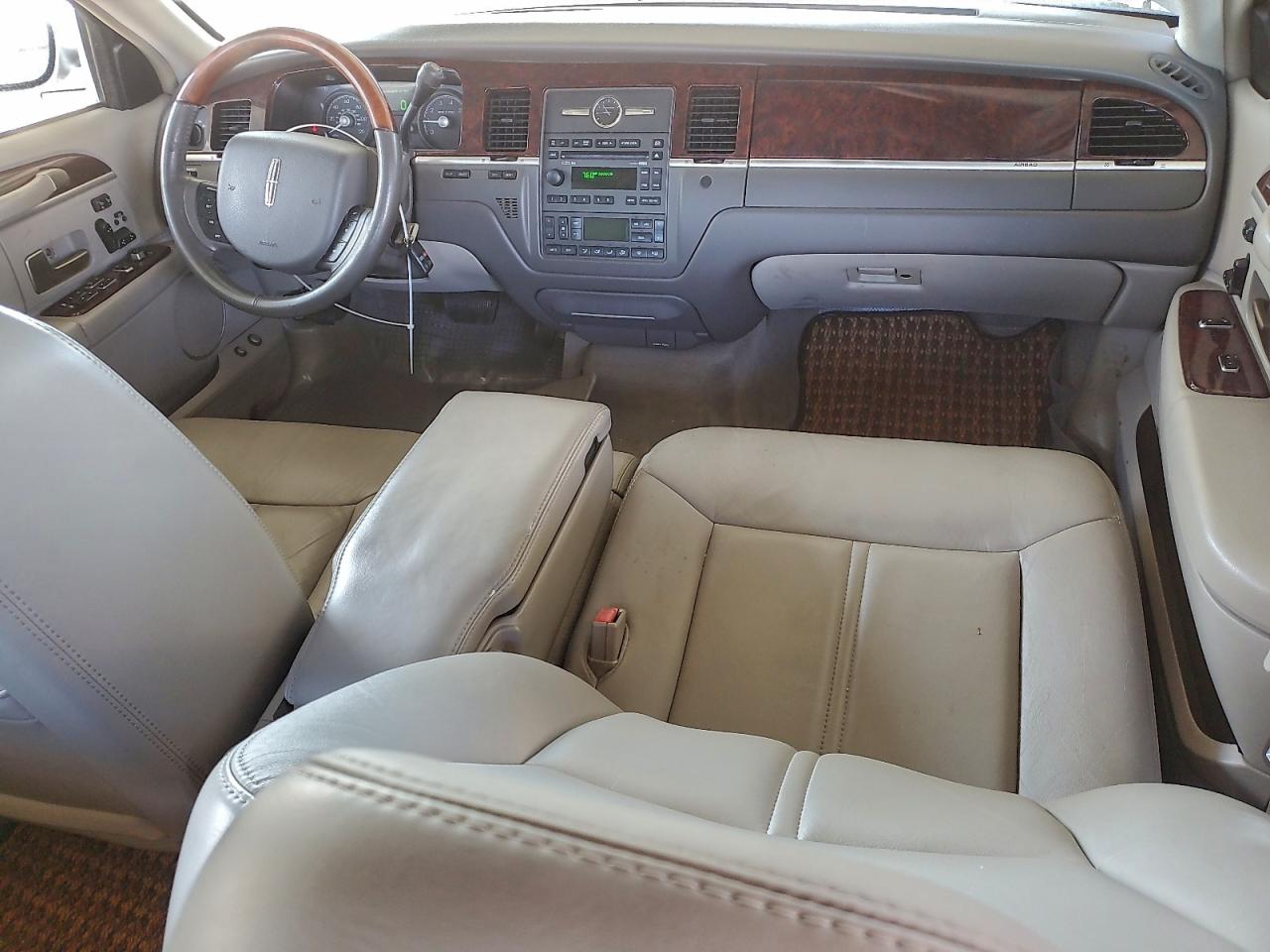 2007 Lincoln Town Car Signature Limited VIN: 1LNHM82V57Y639691 Lot: 94415275