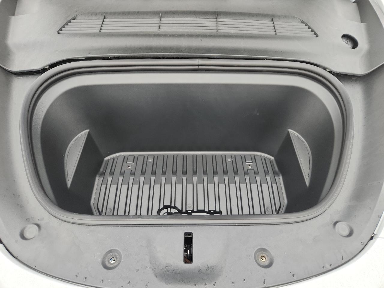 2022 Tesla Model Y VIN: 7SAYGDEF4NF487945 Lot: 90706985