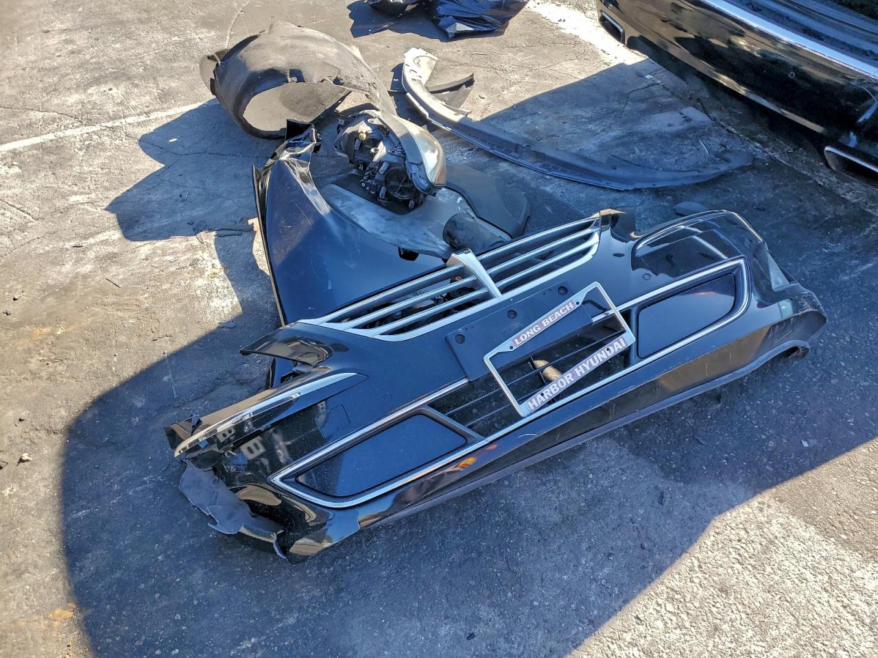 2013 Hyundai Genesis 3.8L VIN: KMHGC4DD7DU249027 Lot: 93967305