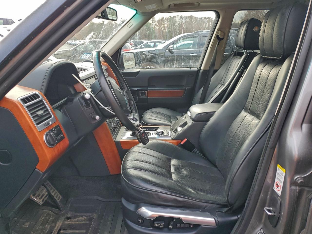 2011 Land Rover Range Rover Hse Luxury VIN: SALMF1E44BA353011 Lot: 94063695