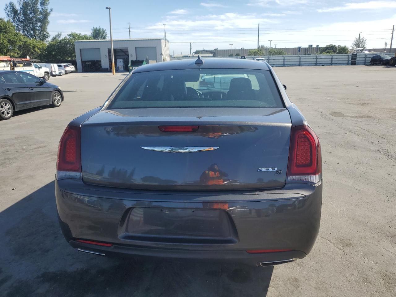 2019 Chrysler 300 S VIN: 2C3CCABG7KH648037 Lot: 92183395