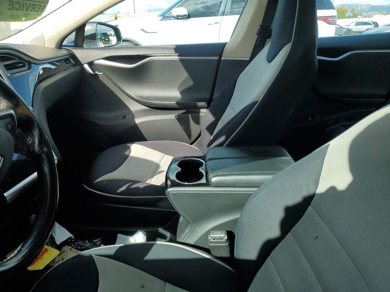 2014 Tesla Model S VIN: 5YJSA1H15EFP49815 Lot: 93302615