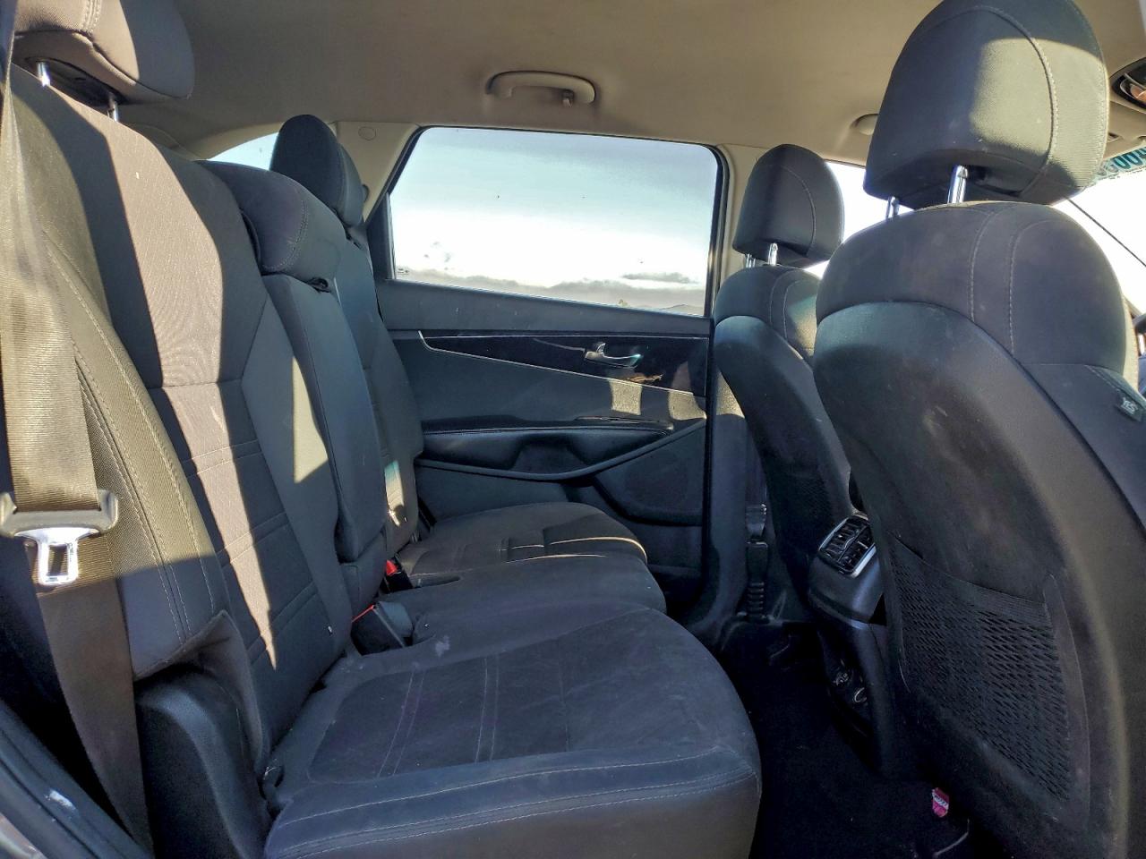 2018 Kia Sorento Lx VIN: 5XYPGDA5XJG338593 Lot: 94665865