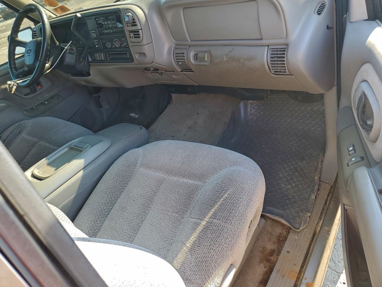 1998 Chevrolet Gmt-400 K1500 VIN: 2GCEK19R3W1269405 Lot: 94039545