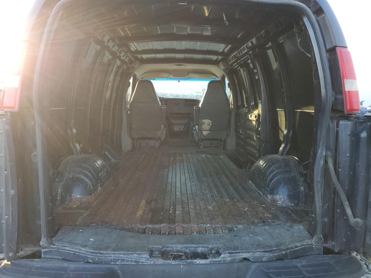 2006 Chevrolet Express Delivery Van VIN: 1GCFH15T561243432 Lot: 93191565