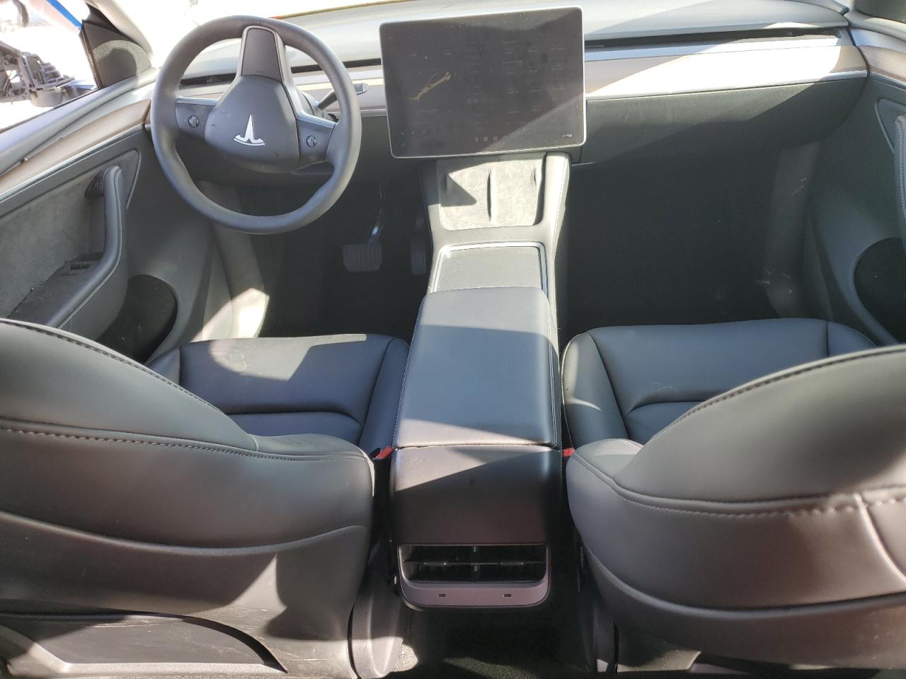 2024 Tesla Model Y VIN: 7SAYGDEE5RF200643 Lot: 91002645