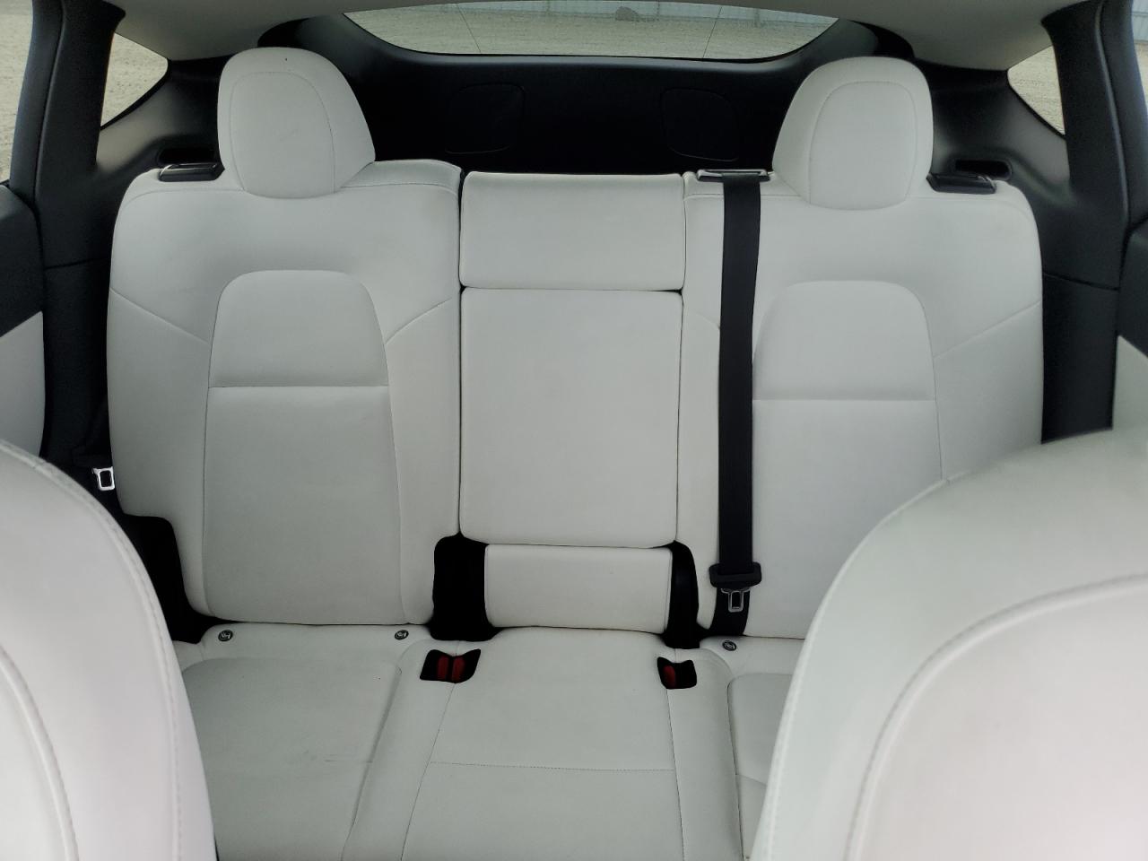 2022 Tesla Model Y VIN: 7SAYGDEF2NF326137 Lot: 90945545