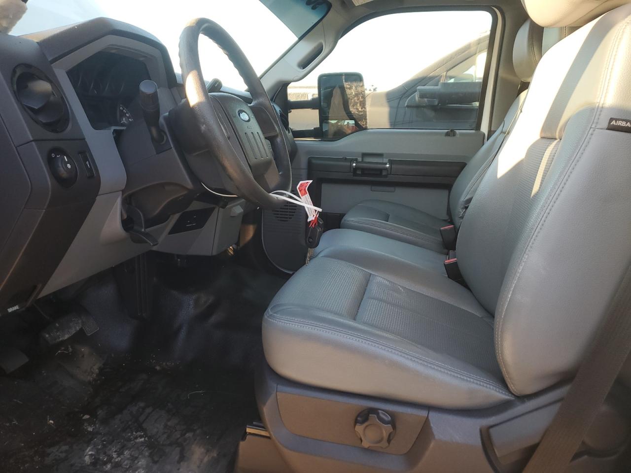 2015 Ford F350 Super Duty Flatbed Truck VIN: 1FDRF3G67FEA14874 Lot: 92568745